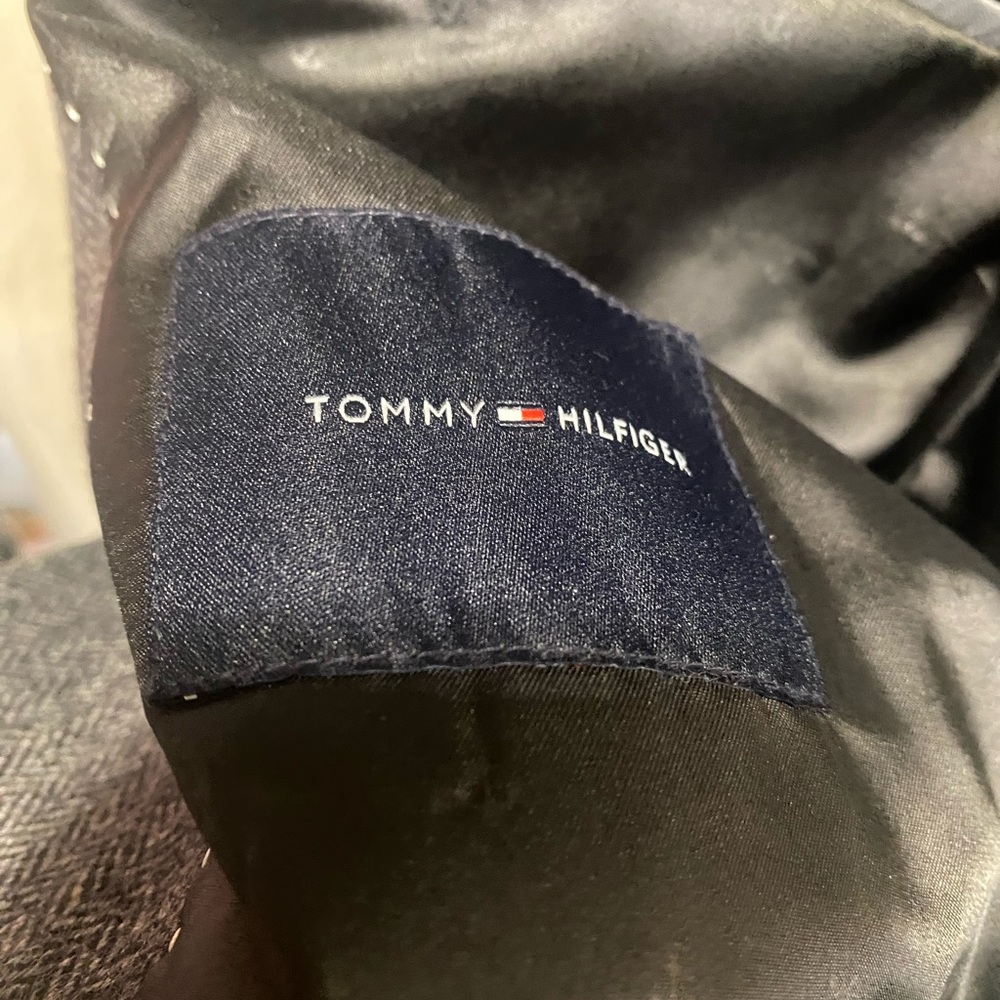 Tommy Hilfiger: herringbone grey blazer - Picture 6 of 7